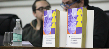 Ceremonia de lanzamiento del libro 'Testimonios de humanidad e integralidad'