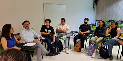Autoridades del Minsal conversan con estudiantes de Medicina