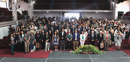 Asistentes a la ceremonia de aniversario de los 30 años de la Escuela de Medicina Usach